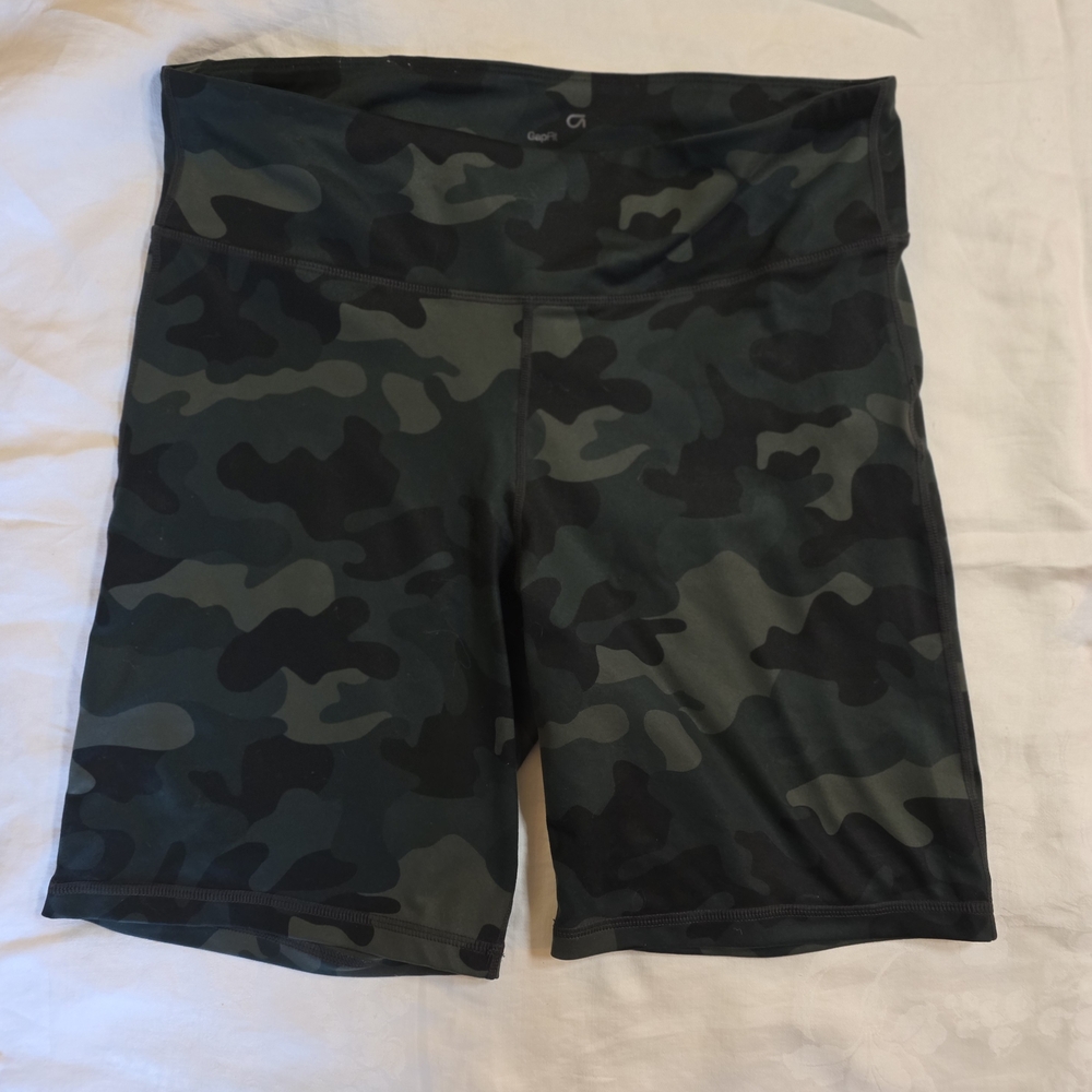 GAP Women's Camouflage Bike Shorts - Black and Green